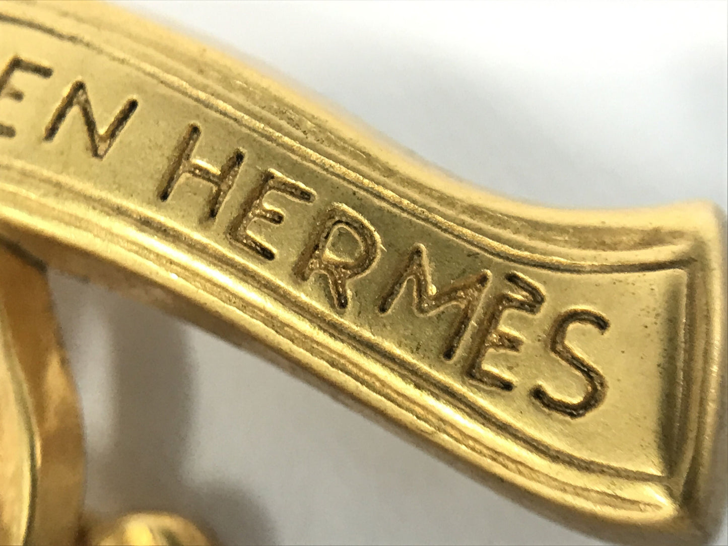 HERMES VINTAGE 100% Authentic Genuine Les Fêtes en Hermès Ice Skates Brooch in Gold, 1990's, Great Condition