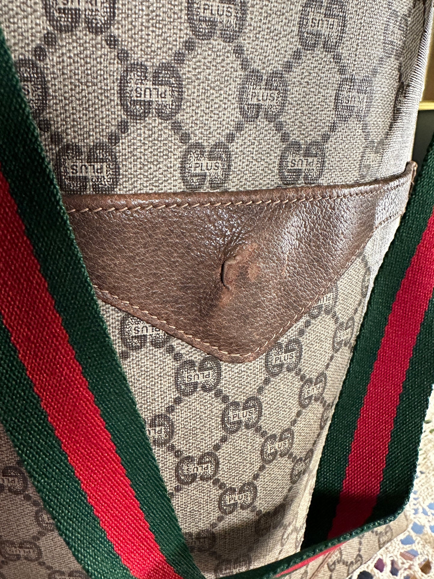GUCCI VINTAGE 100% Authentic Genuine GG Plus Document Size Shopping Tote Hand Bag, 1990's, Used Condition