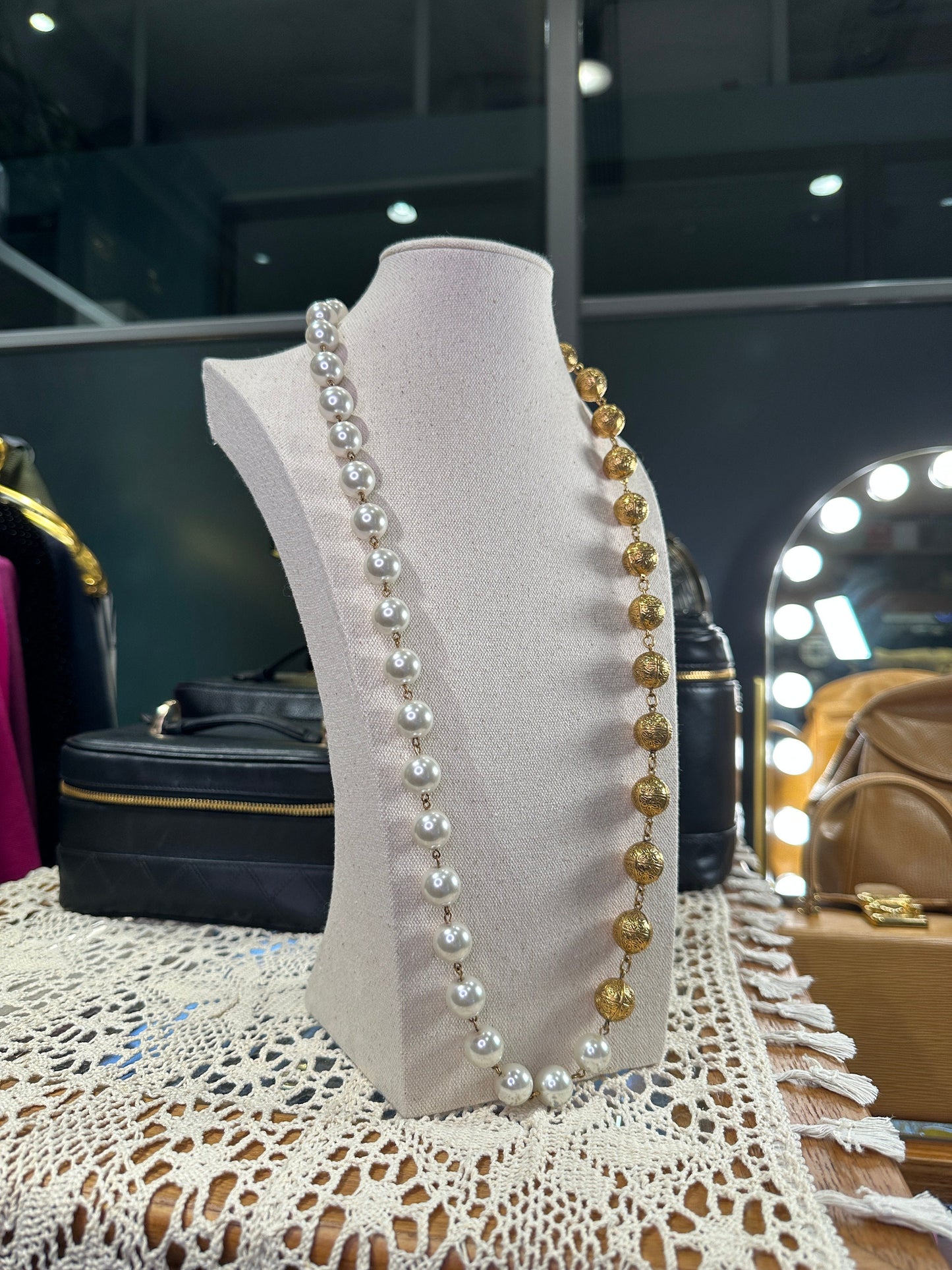 CHANEL VINTAGE 100% Authentic Genuine Faux Pearl Necklace, Gold Plated Metal, 1990's, Great Condition