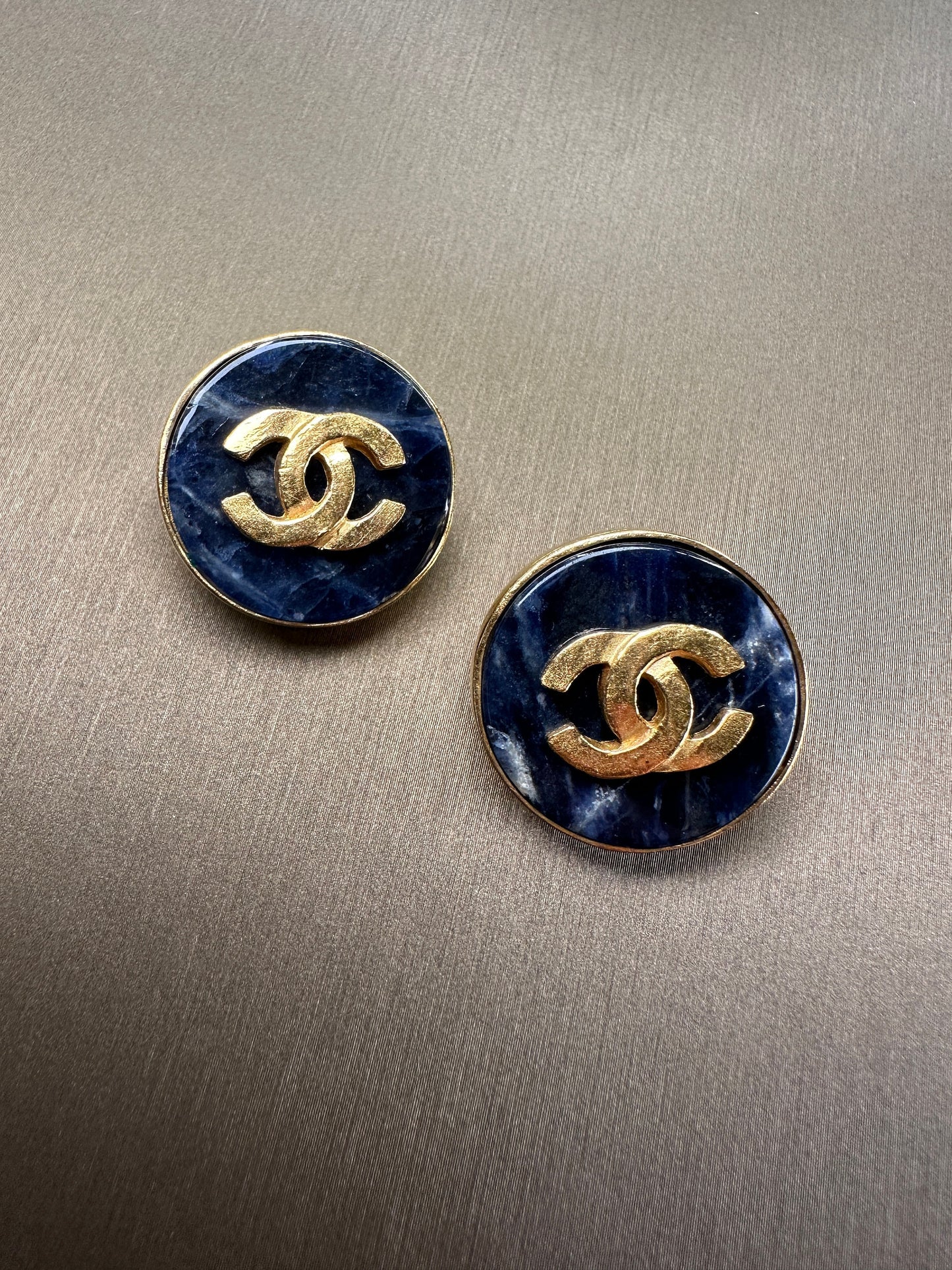 CHANEL VINTAGE 100% Authentic Genuine Clip On Logo Earrings in Gold with Natural Stone in Deep Blue, 1995, Made in France