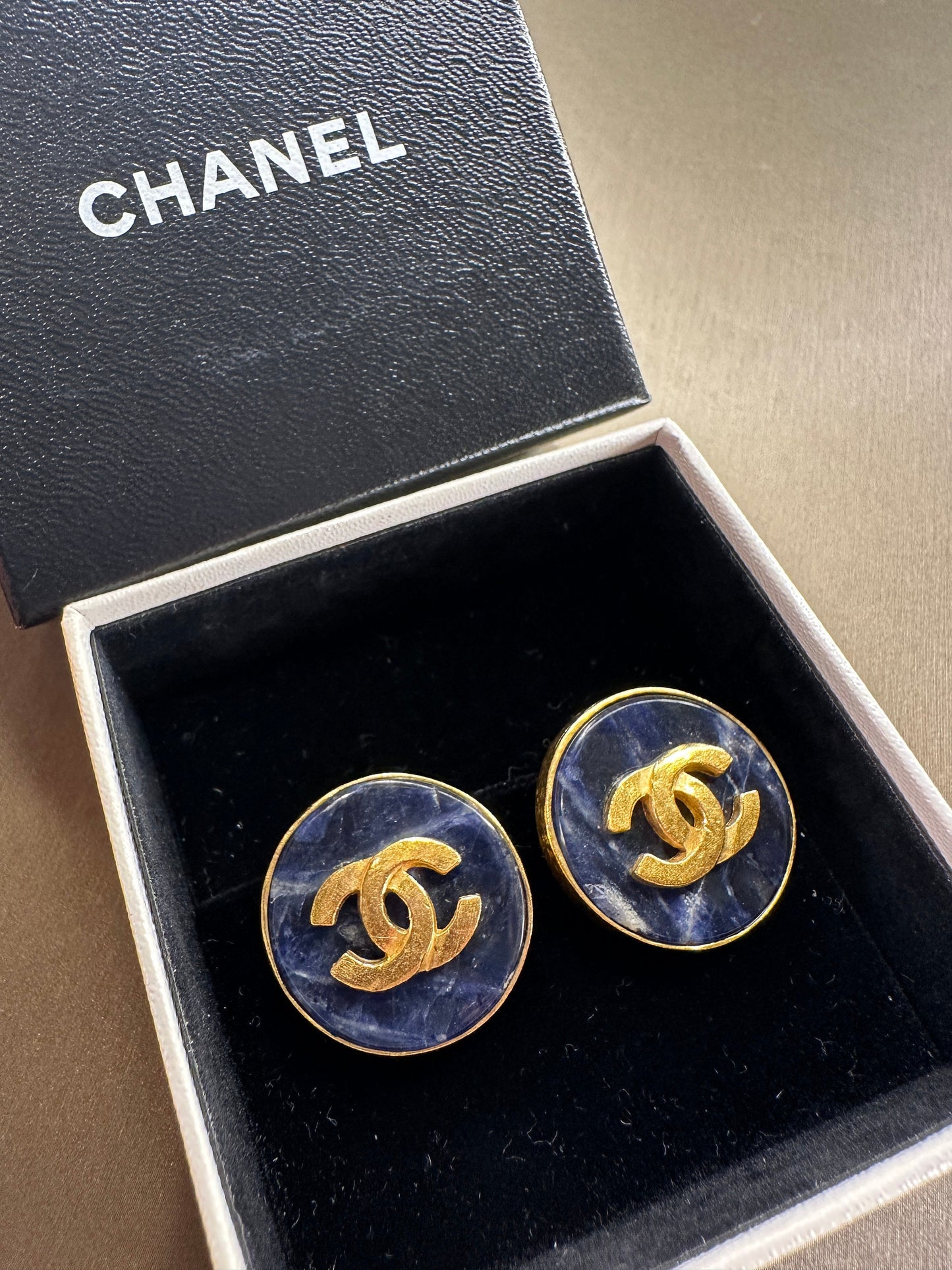 CHANEL VINTAGE 100% Authentic Genuine Clip On Logo Earrings in Gold with Natural Stone in Deep Blue, 1995, Made in France