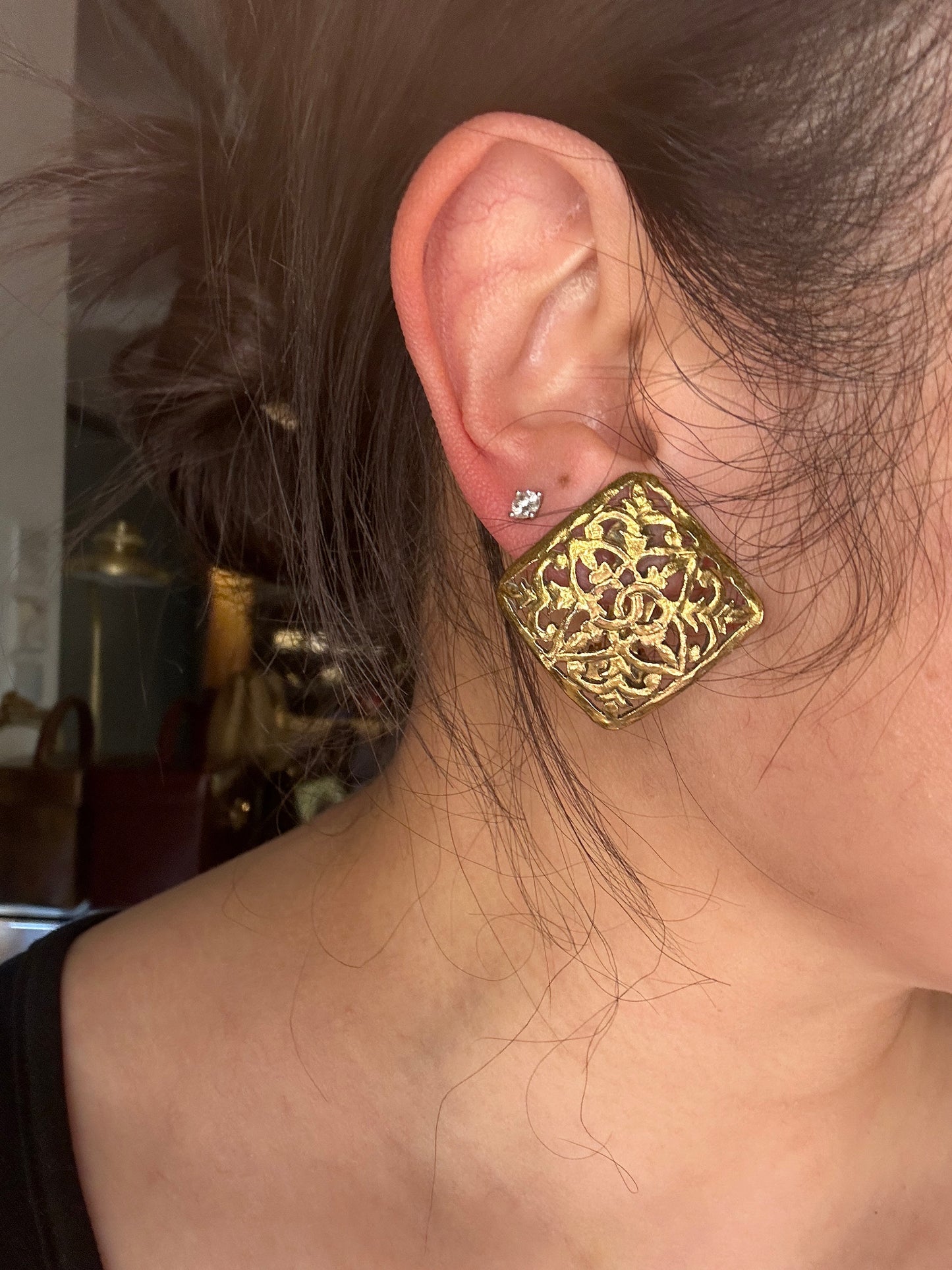 CHANEL VINTAGE 100% Authentic Genuine Hammered Clip On Logo Earrings in Gold, Square Shape, with Box, 1971-80, Made in France