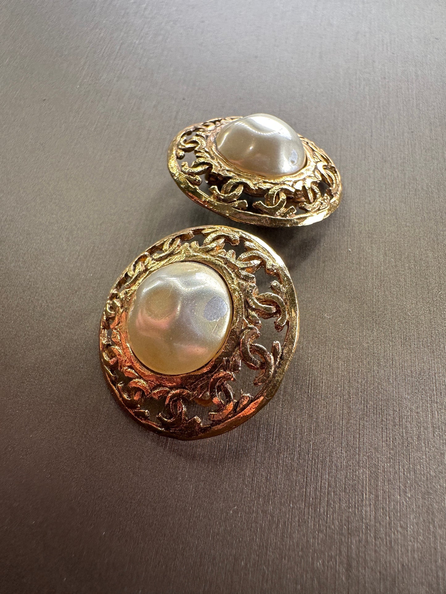CHANEL VINTAGE 100% Authentic Genuine Faux Pearl Clip On Logo Earrings in Gold, CC Logos All around, with Box, 1984-1992, Made in France