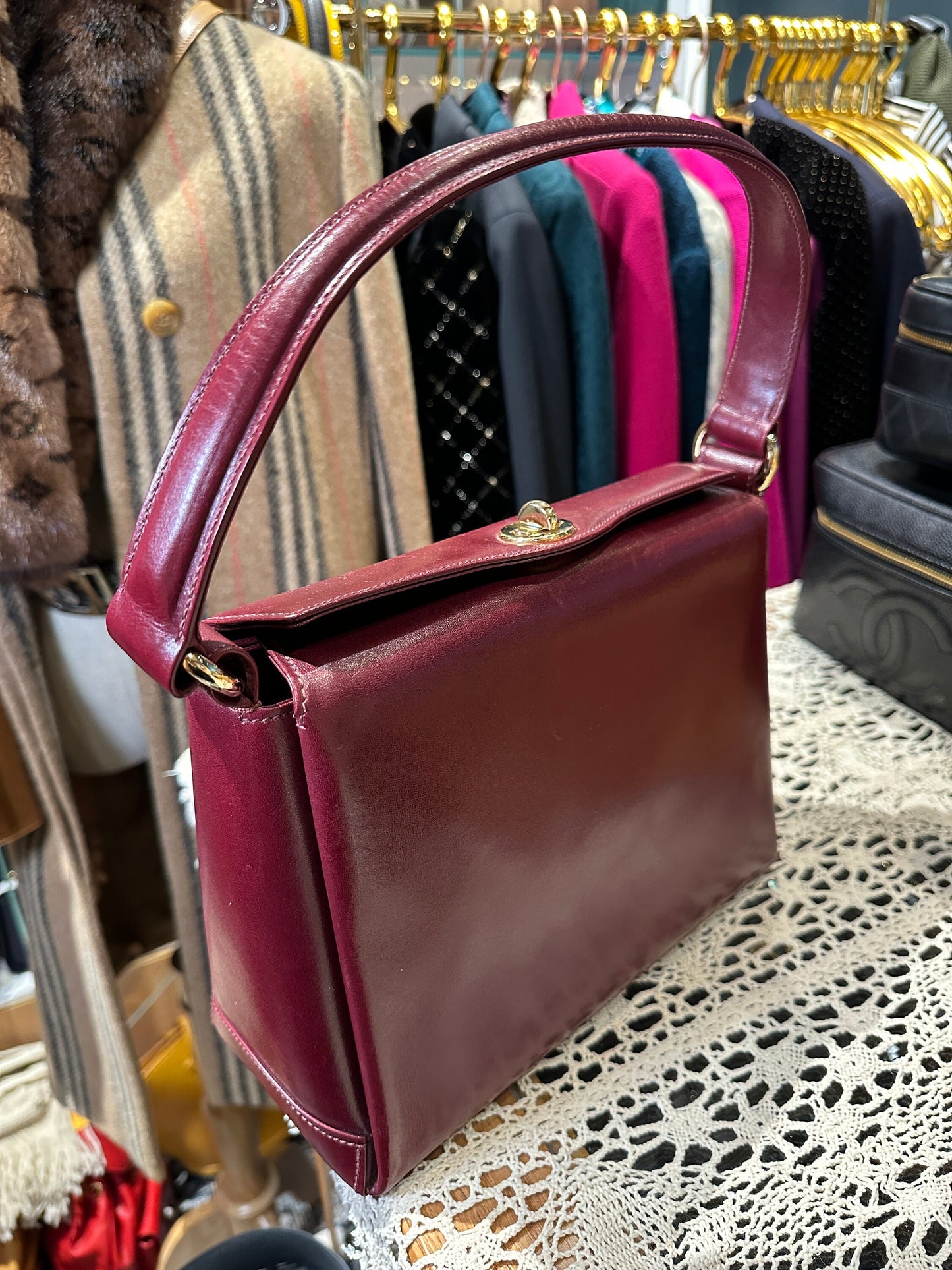 GUCCI VINTAGE 100% Authentic Genuine Leather Shoulder Bag, Dark Wine Red, late 80's, Great Condition, Rare, Grade A