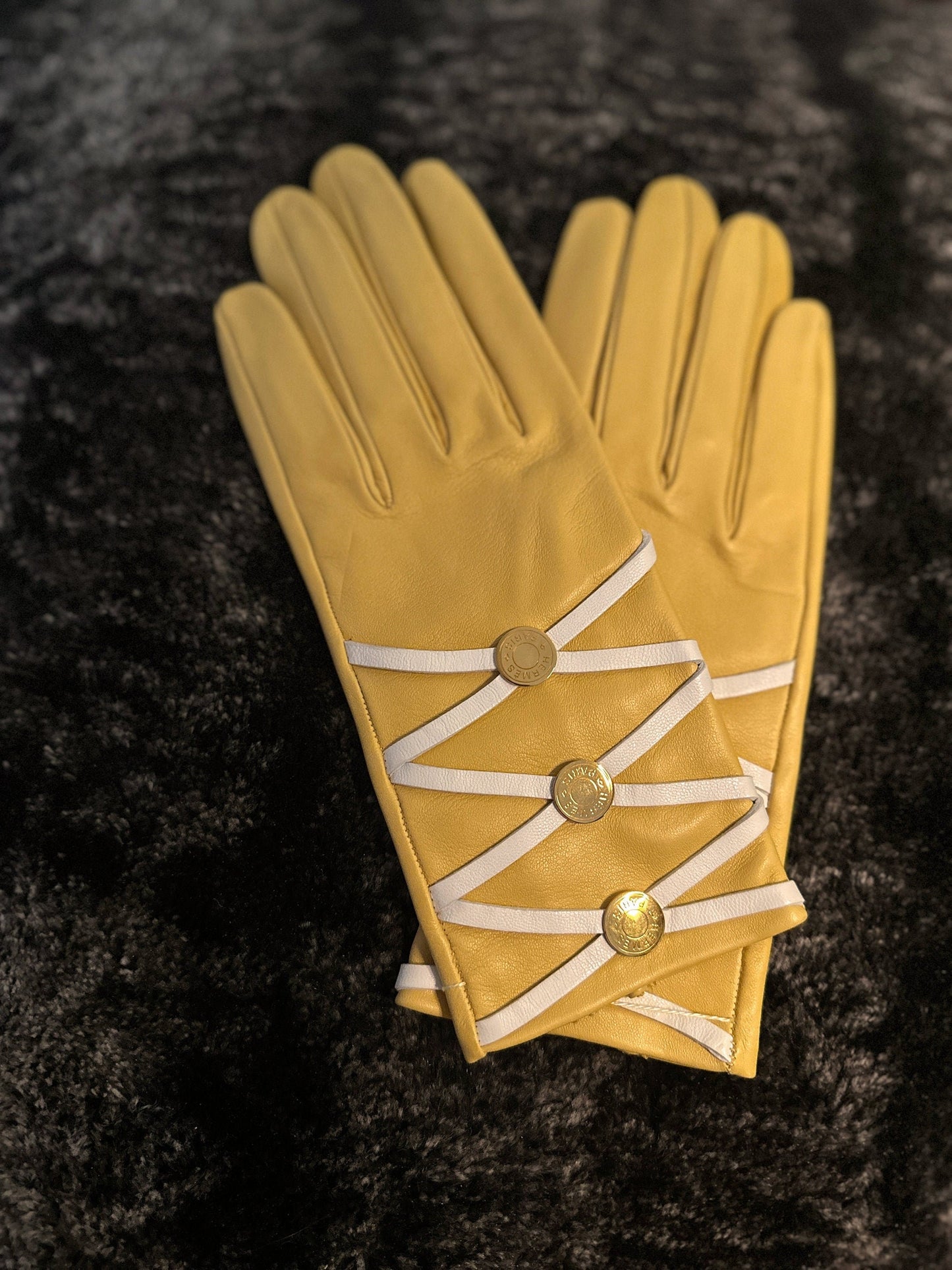 HERMES VINTAGE 100% Genuine Lamb Skin Gloves, Yellow, Great Condition, Grade AB