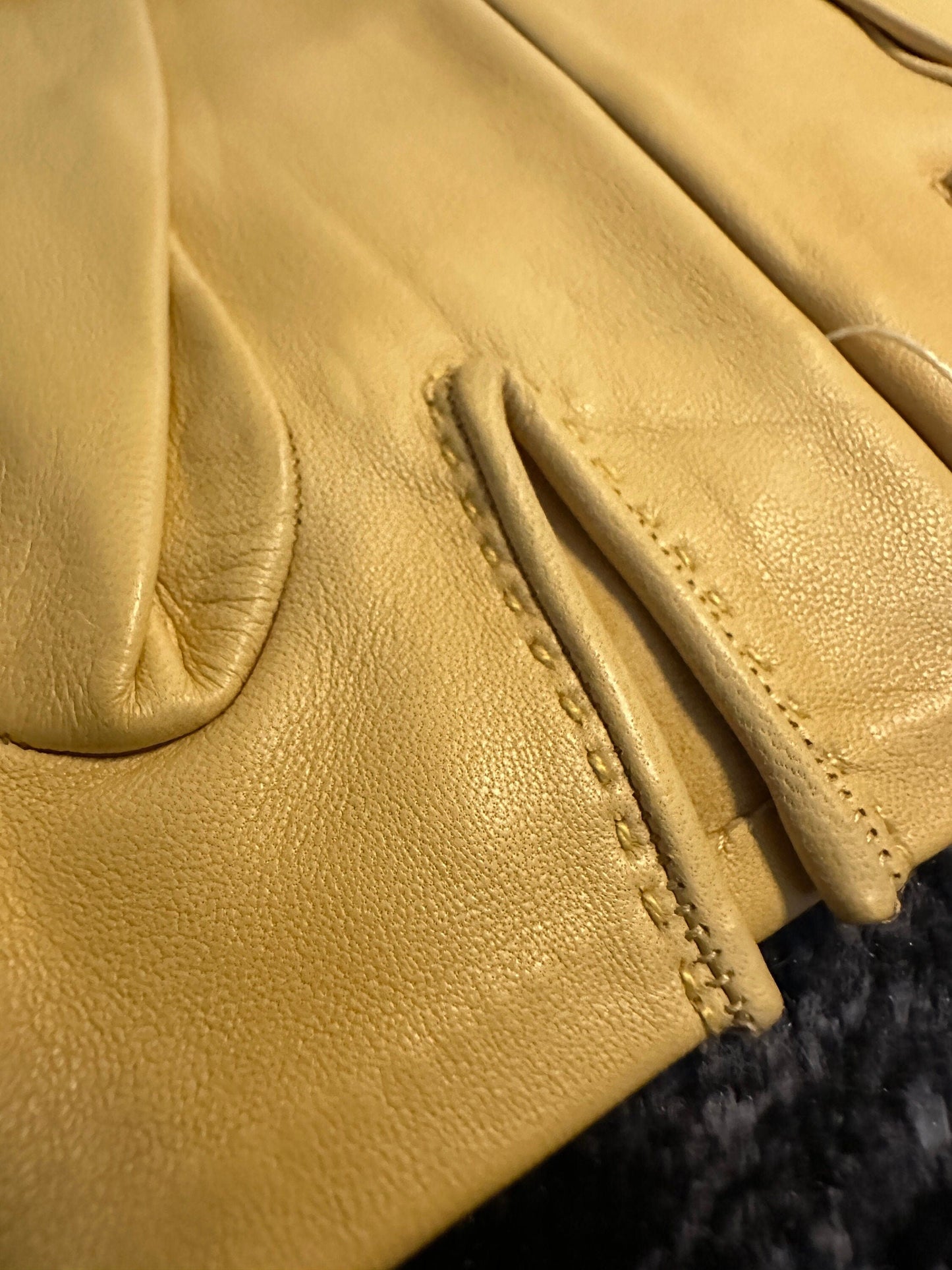 HERMES VINTAGE 100% Genuine Lamb Skin Gloves, Yellow, Great Condition, Grade AB