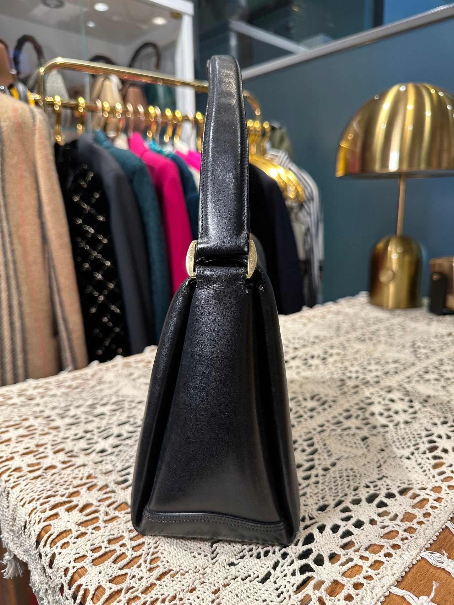 GUCCI VINTAGE 100% Authentic Genuine Leather Shoulder Bag, Black, late 80's, Great Condition, Rare, Grade A
