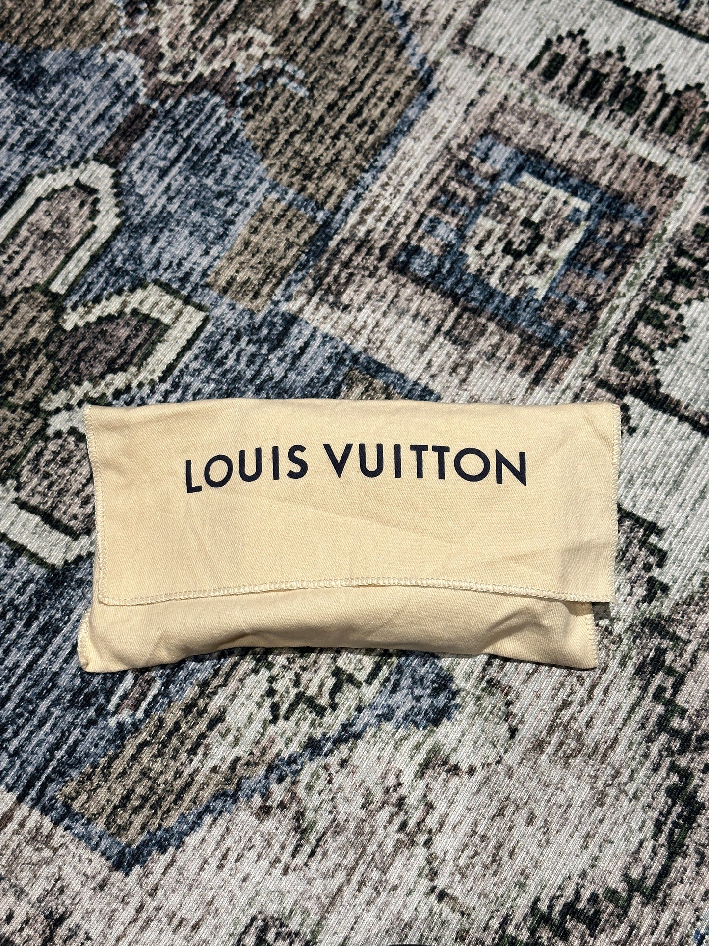 LOUIS VUITTON x Takashi Murakami Vintage 100% Authentic Genuine Short Wallet, Monogram Multi-color on White, Great Condition, Grade SA