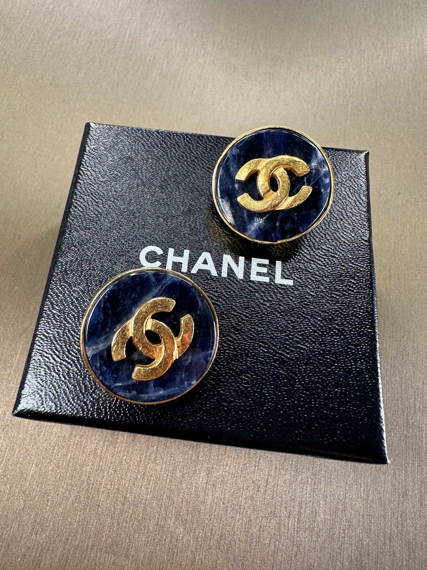 CHANEL VINTAGE 100% Authentic Genuine Clip On Logo Earrings in Gold with Natural Stone in Deep Blue, 1995, Made in France