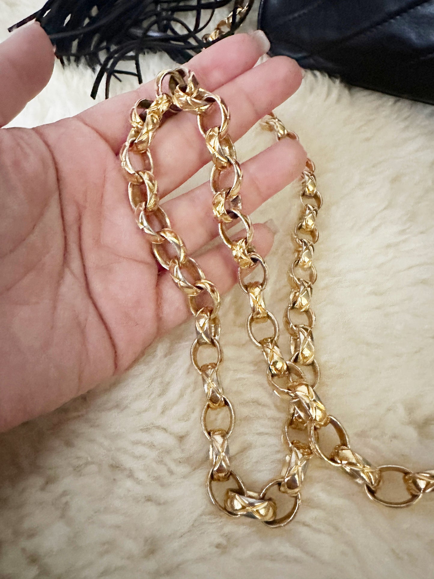 Rare CHANEL VINTAGE 100% Authentic Genuine, Lamb Leather Pattern Golden Chain Handbag, Black, Patterned CC Lock, 1997-1999.