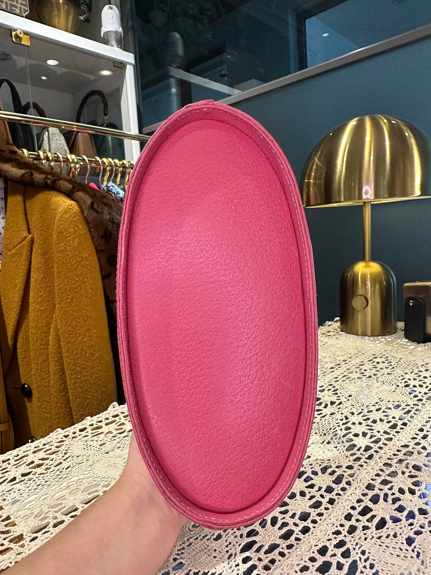 GUCCI VINTAGE 100% Authentic Genuine, Top Bamboo Handle Vanity Case Bag, Oval Cylinder Shape, 2000's, Good Condition