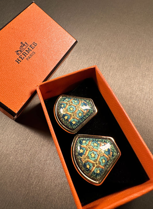 HEMRES VINTAGE 100% Authentic Clip-on Enamel Pattered Earrings, Green / Gold Tone, 1990's, Great Condition, with Original Box
