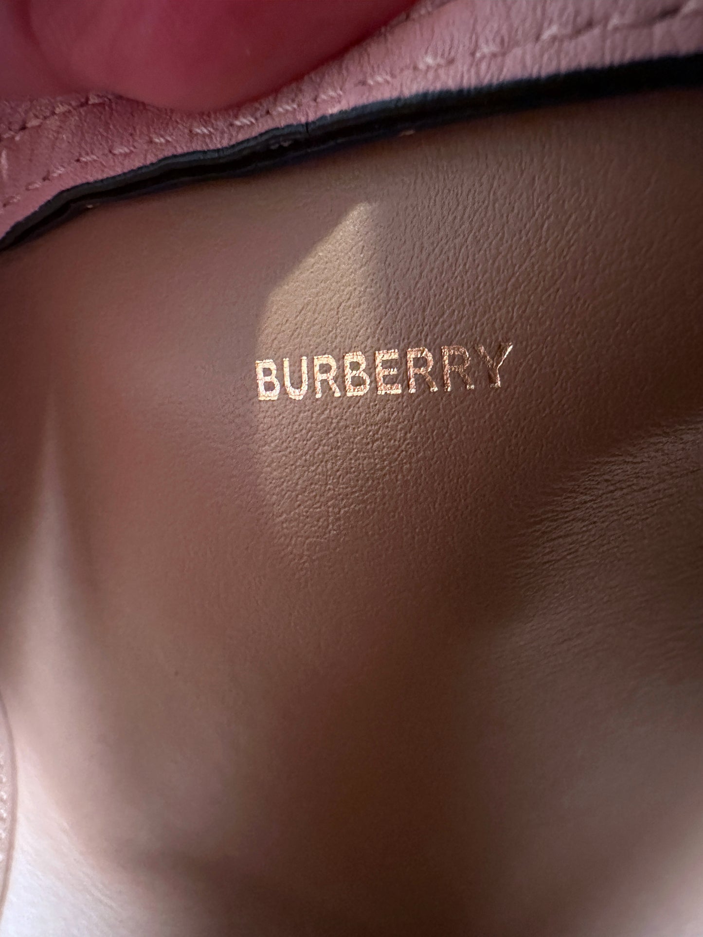 BURBERRY 100% Authentic Genuine BURBERRY Calfskin The Barrel Bag in Dusty Rose, Great Condition