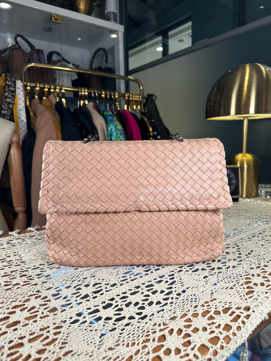 BOTTEGA VENETA  100% Authentic Genuine Intrecciato Shoulder Bag, Soft Pink, Good Condition