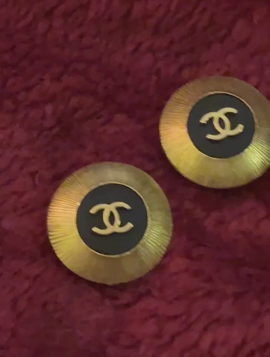 CHANEL VINTAGE 100% Authentic Genuine Clip On Logo Earrings in Gold and Black, with Box, 1995, Made in France