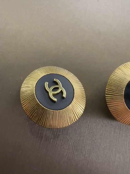 CHANEL VINTAGE 100% Authentic Genuine Clip On Logo Earrings in Gold and Black, with Box, 1995, Made in France