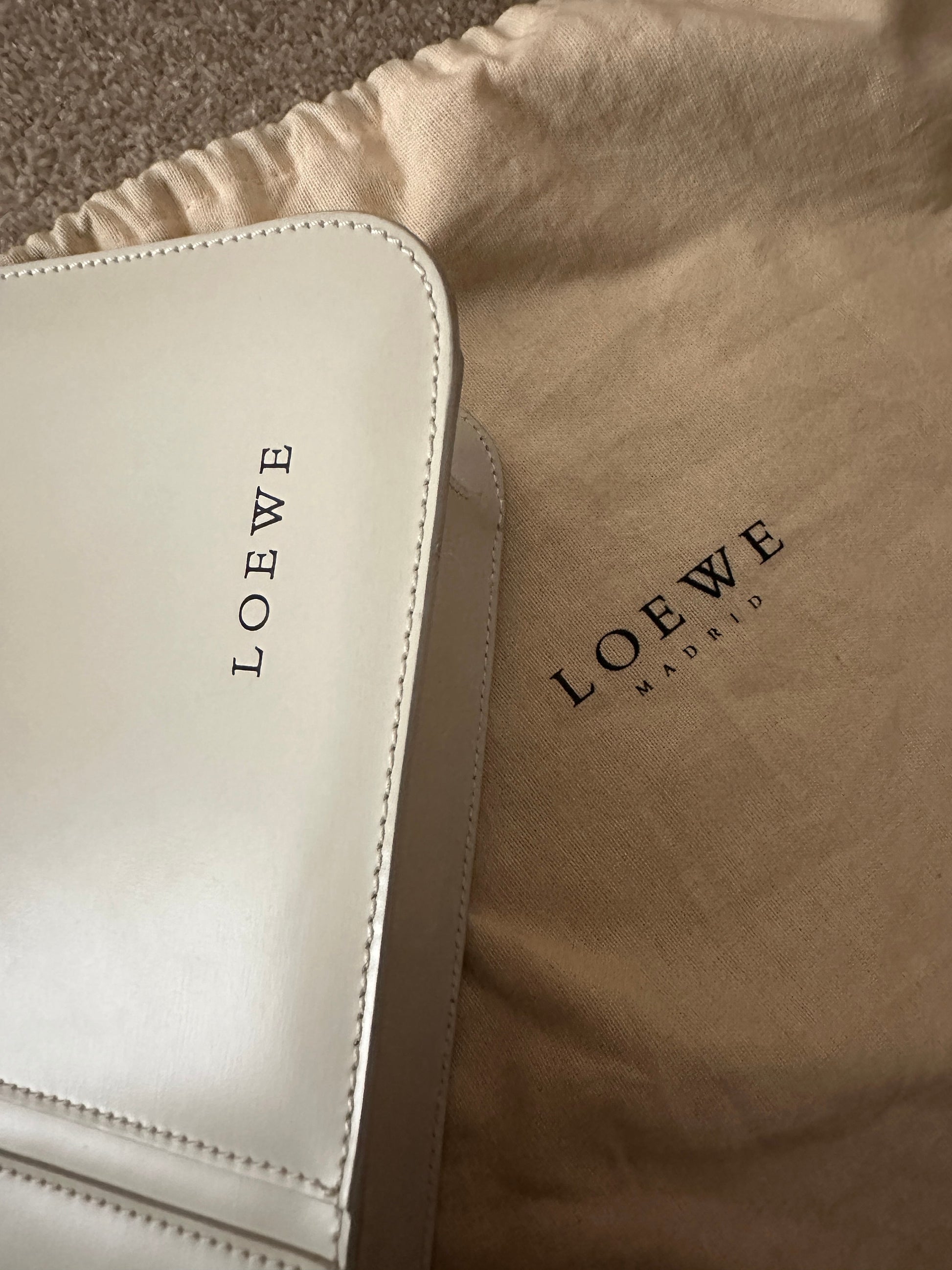 LOEWE VINTAGE 100% Authentic Genuine Leather Hand Bag, Off White, 2000, Great Condition, Rare