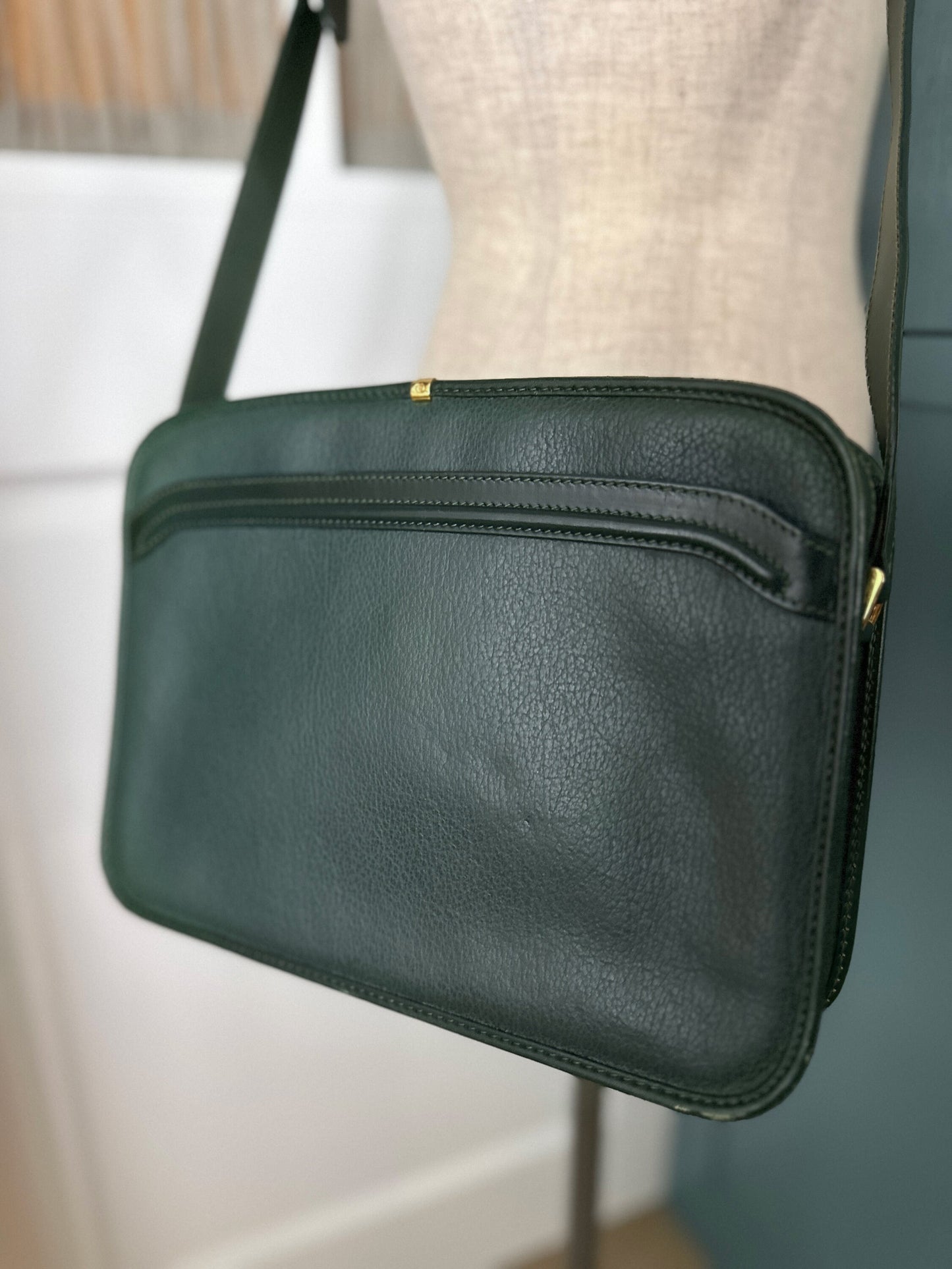 GUCCI VINTAGE 100% Authentic Genuine Leather Cross-body Bag, Dark Moss Green, Late 1980's, Good Condition