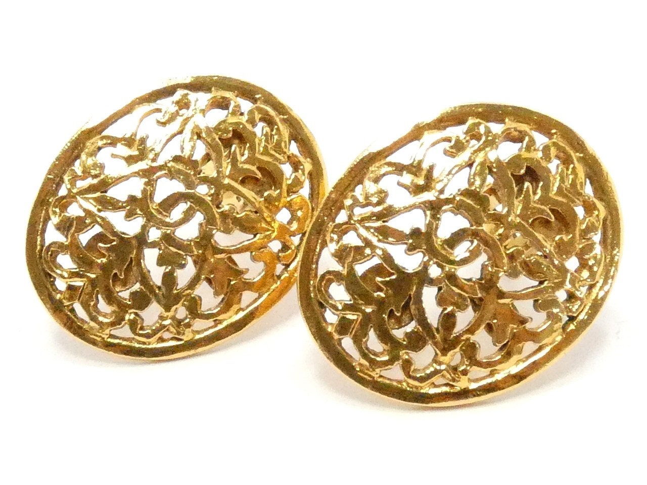 CHANEL VINTAGE, 100% Authentic Genuine, Hammered Perforated Clip On Earrings, Oval, Collection No. 26, Gold Plated, 1984-92 , Good Condition