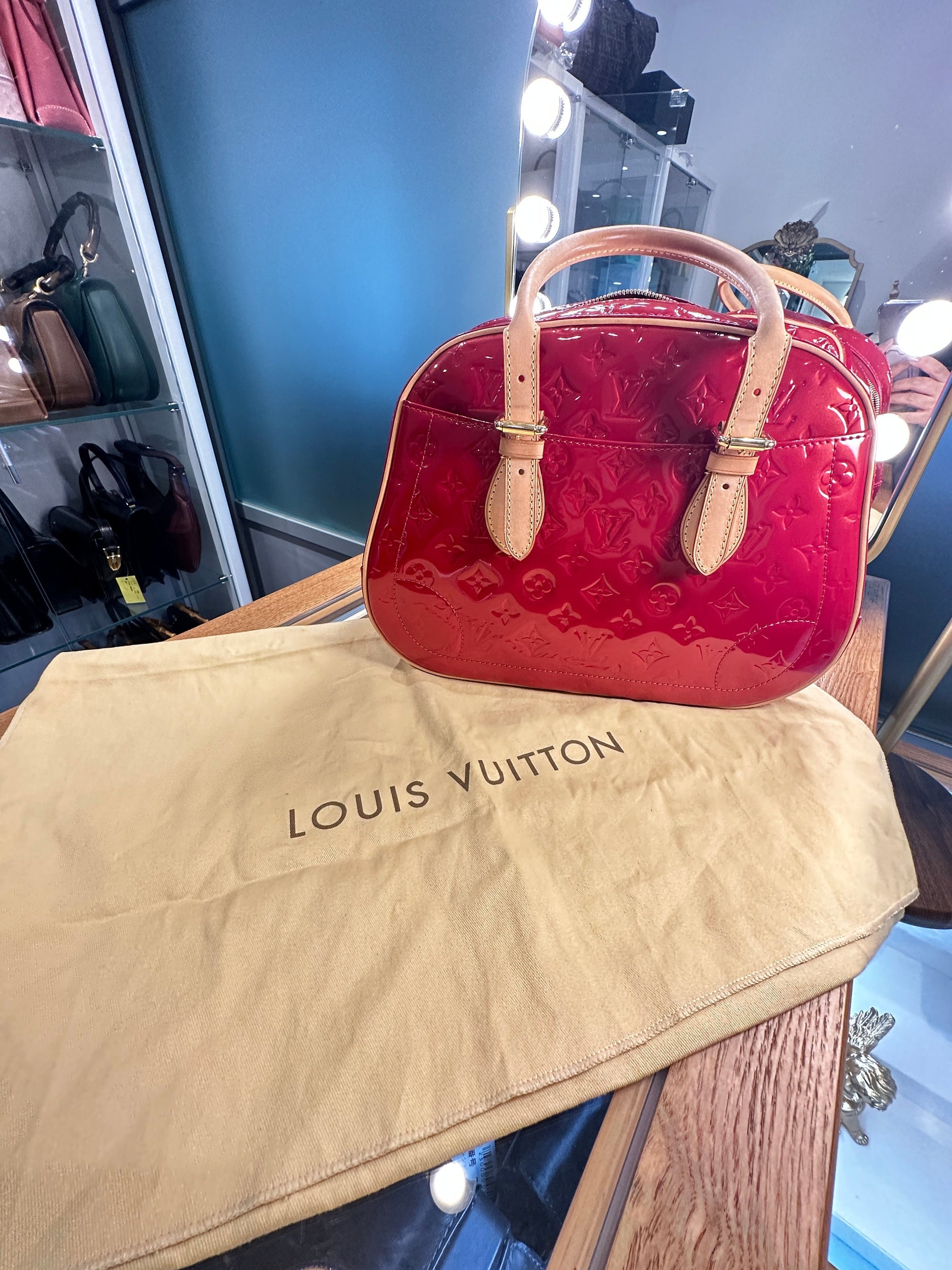 LOUIS VUITTON VINTAGE 100% Authentic Genuine, Pomme D’amour Vernis Summit Drive Bag, 2000, Y2K, Red, Great Condition, Grade Ab