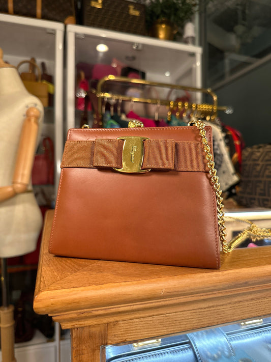 FERRAGAMO VINTAGE 100% Authentic Genuine Vara Bow Chain Shoulder Bag, Caramel Brown, 1990's, Great Condition, Grade AB