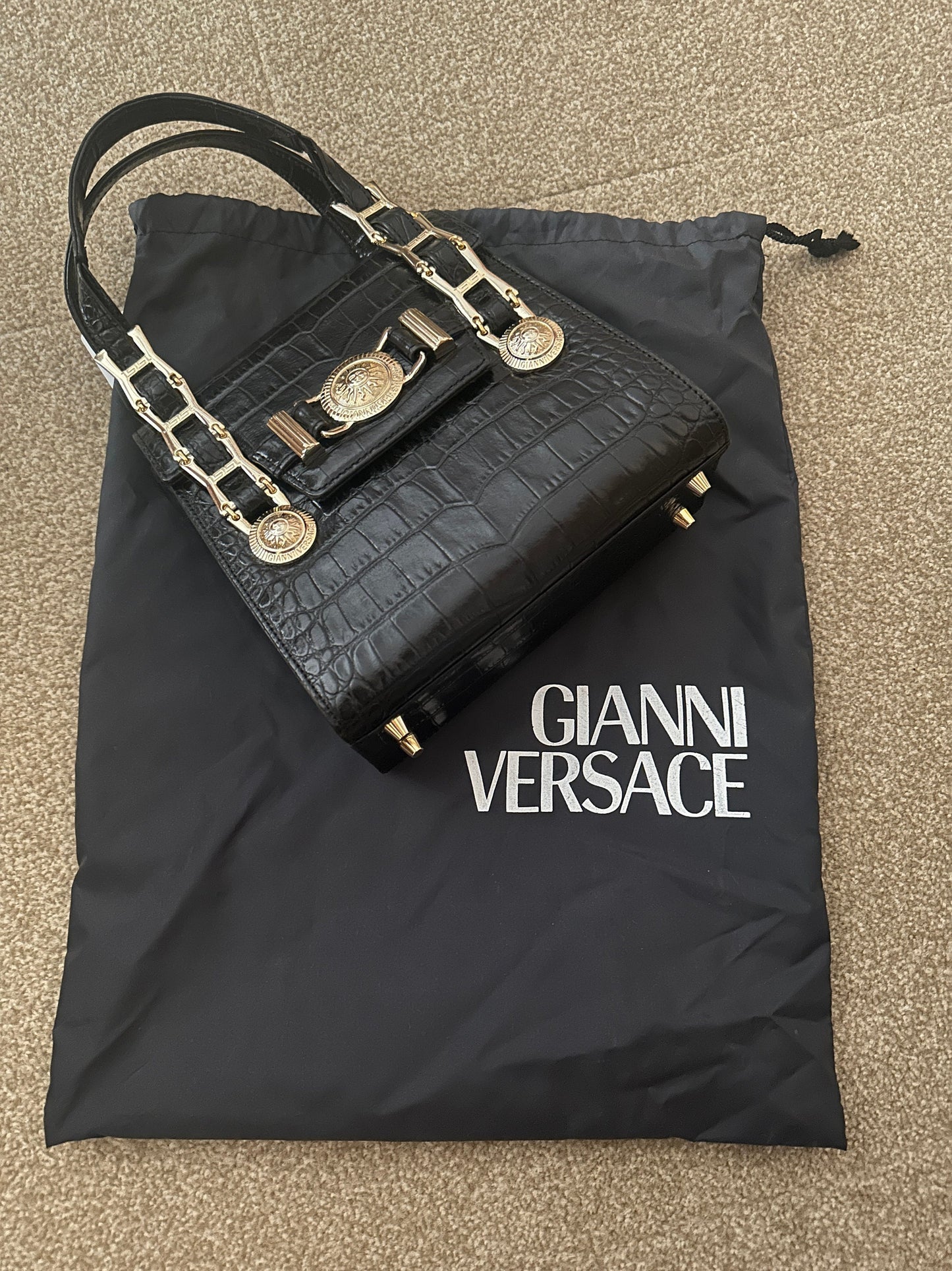 Like New! VERSACE VINTAGE 100% Authentic Genuine, Leather Embossed Handbag, Black, Great Condition, Grade A