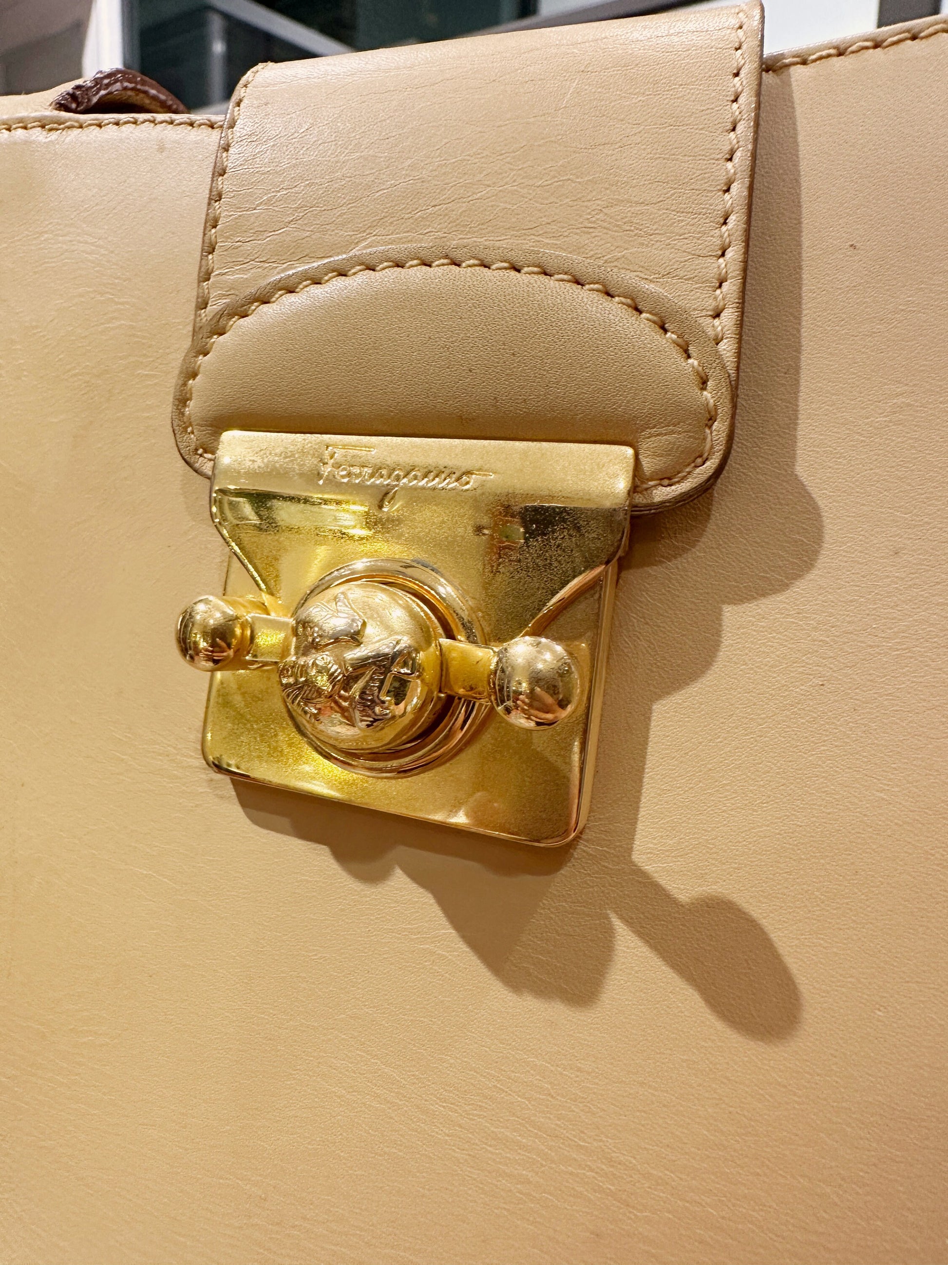 FERRAGAMO VINTAGE 100% Authentic Genuine Leather Double Strap Shoulder Handbag, Light Yellow, 1990's, Great Condition