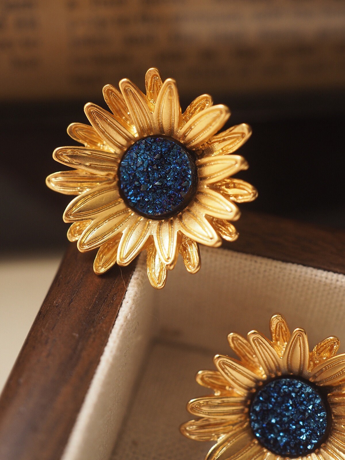 EUROPEAN VINTAGE 100% Authentic Genuine, Sunflower Clip On Earrings in Gold and Black