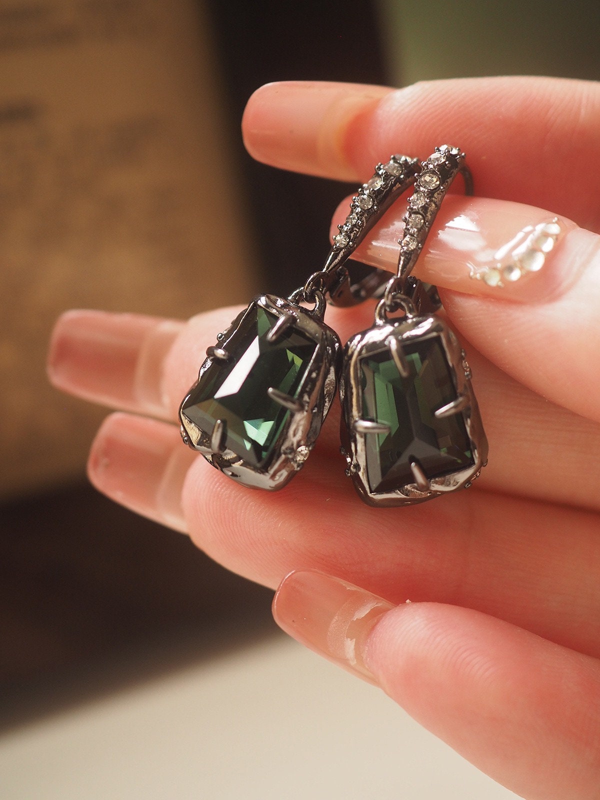 ALEXIS BITTAR VINTAGE 100% Authentic Genuine, Geometric Natural Stones Earrings in Green with Dark Metal Colour, 1990's