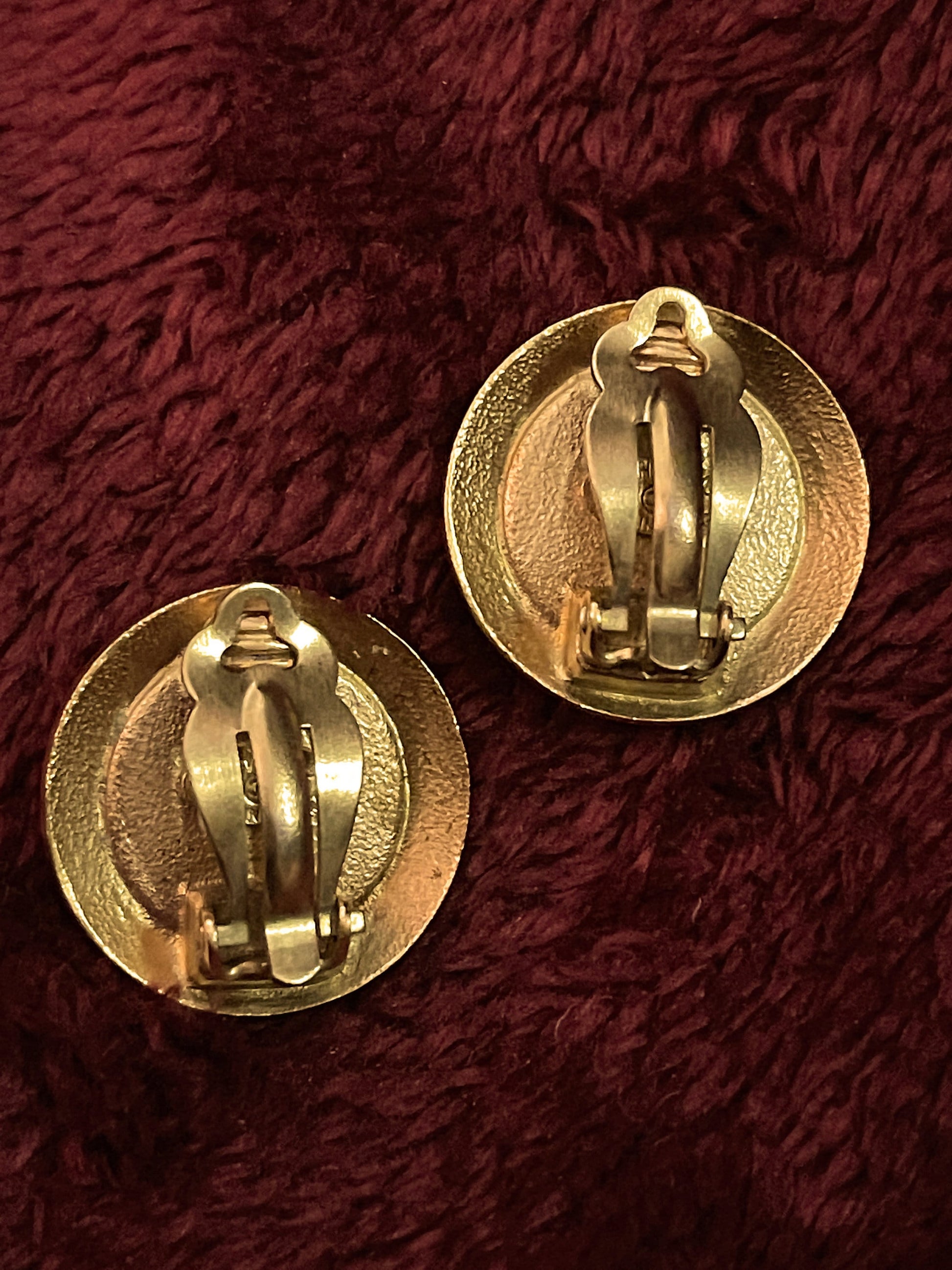 CHANEL VINTAGE 100% Authentic Genuine Clip On Logo Earrings in Gold and Black, with Box, 1995, Made in France