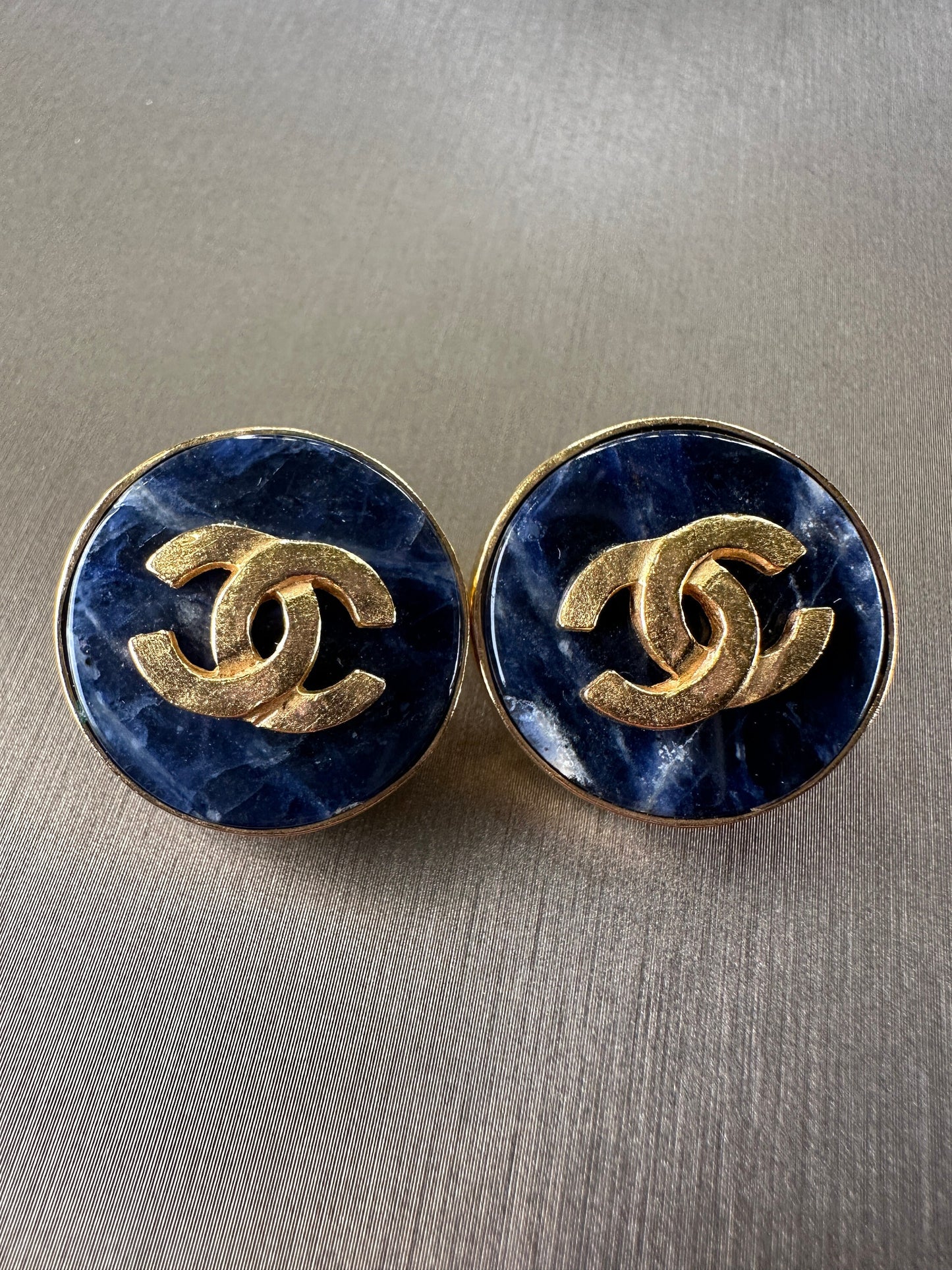 CHANEL VINTAGE 100% Authentic Genuine Clip On Logo Earrings in Gold with Natural Stone in Deep Blue, 1995, Made in France