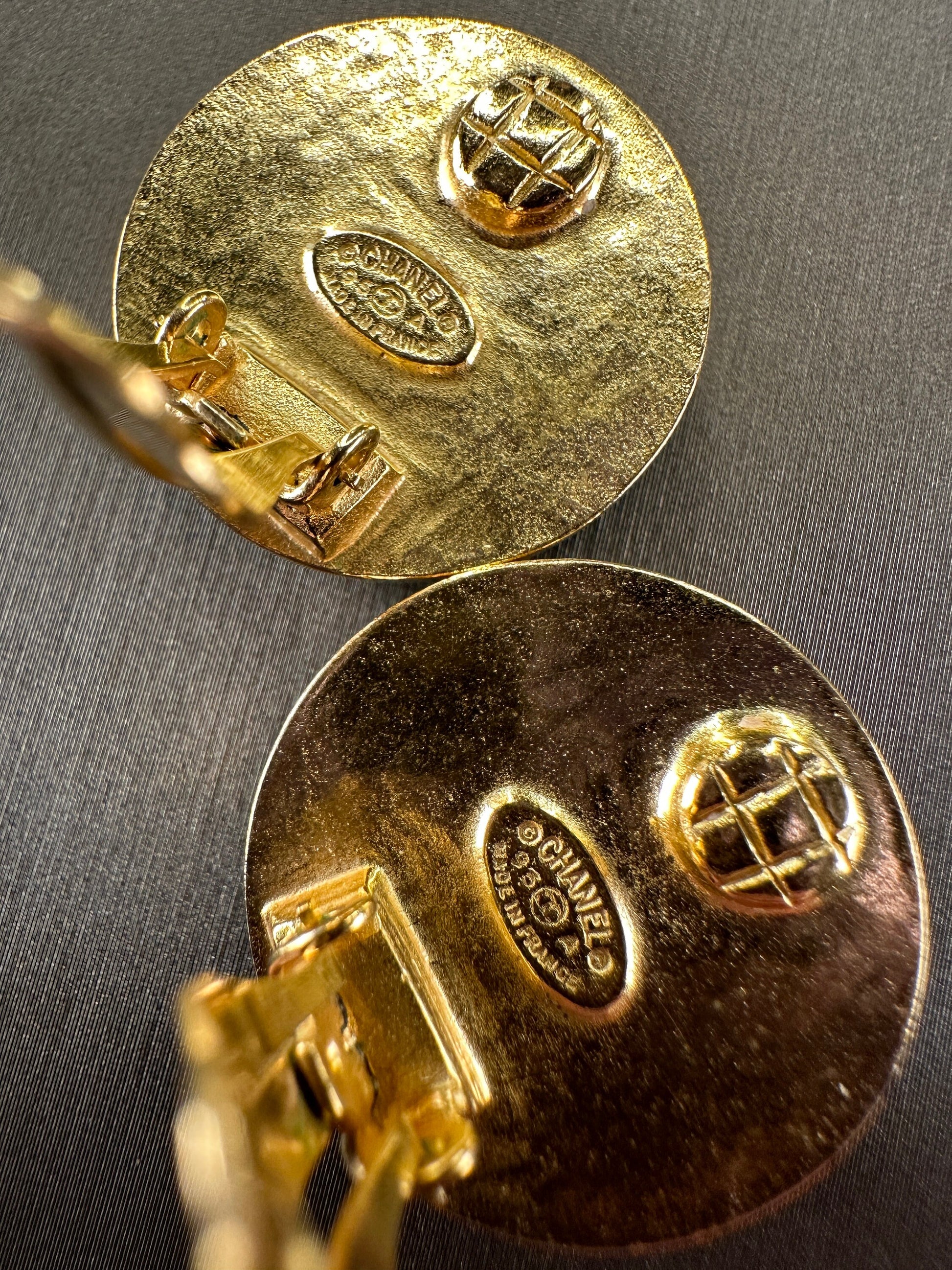 CHANEL VINTAGE 100% Authentic Genuine Clip On Logo Earrings in Gold with Natural Stone in Deep Blue, 1995, Made in France