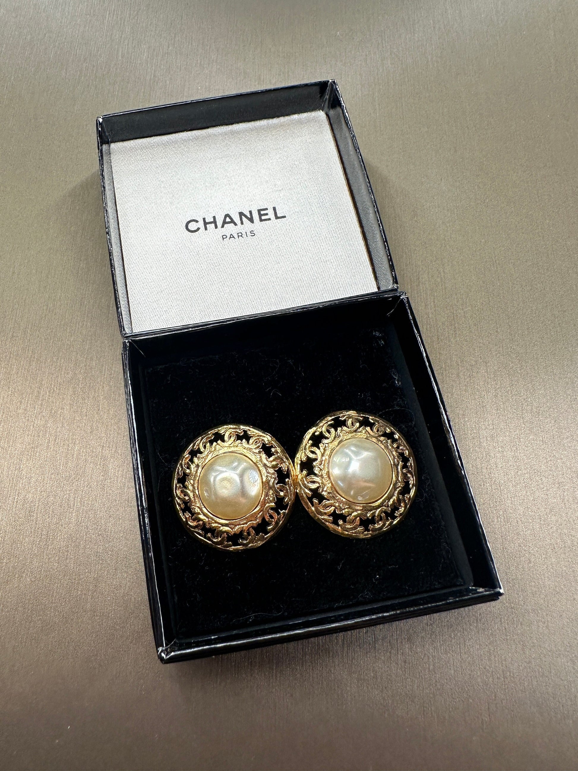 CHANEL VINTAGE 100% Authentic Genuine Faux Pearl Clip On Logo Earrings in Gold, CC Logos All around, with Box, 1984-1992, Made in France